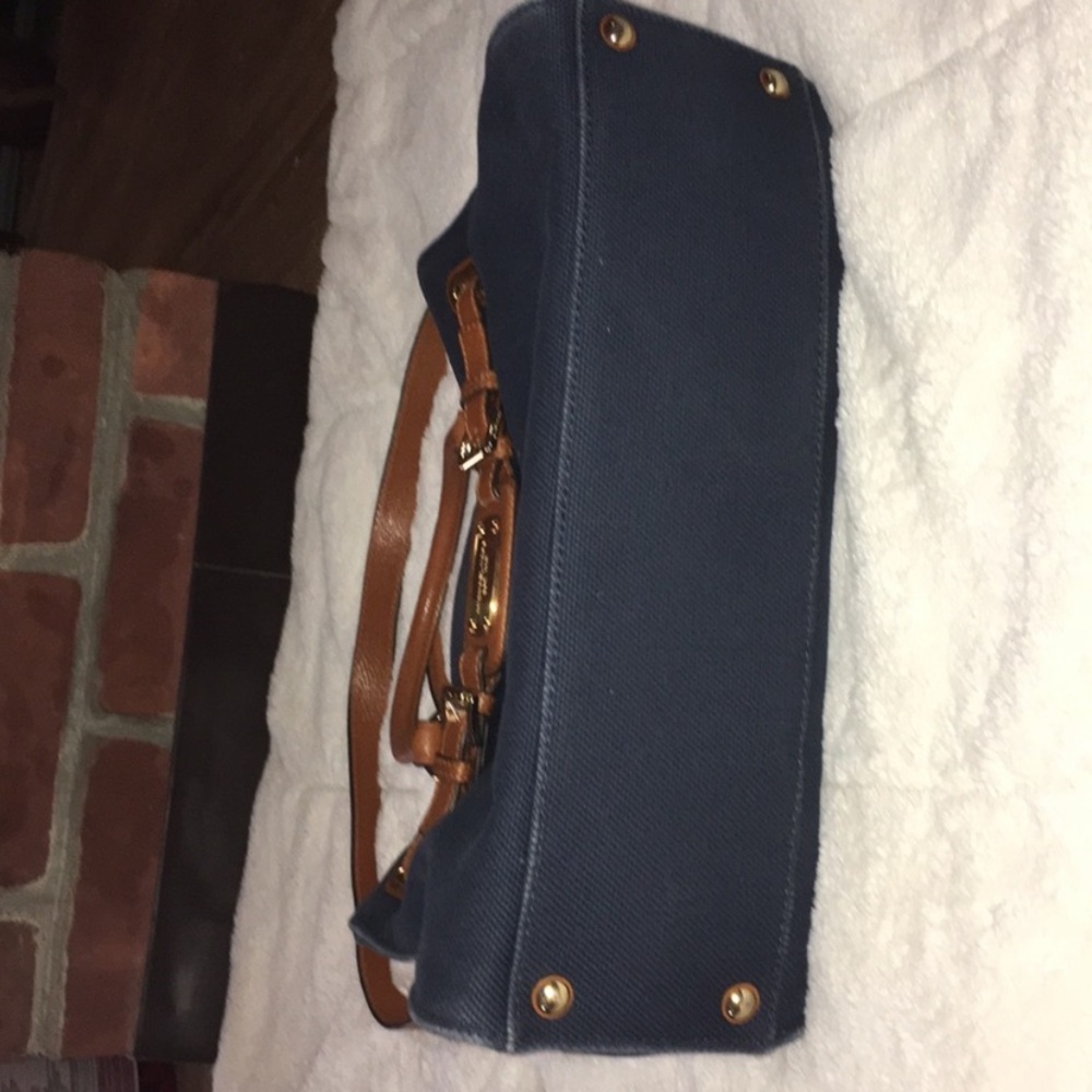 Michael kors purse - Picture 3 of 8